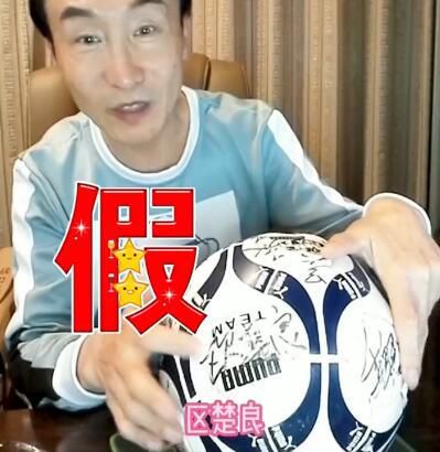 他知道这有多困难，否则加里-内维尔在曼联的黄金时期就已经英超四连冠了。